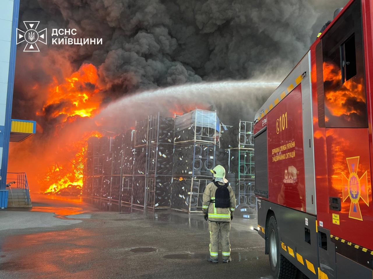 Russia strikes Kyiv region again, damaging major warehouse
